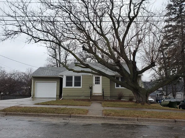 204 3rd St NW, Montgomery, MN 56069