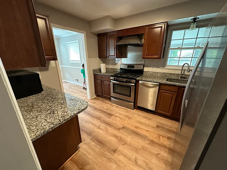 1710 N Pollard St — Photo 5
