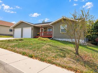 920 Summit St, Belle Fourche, SD 57717