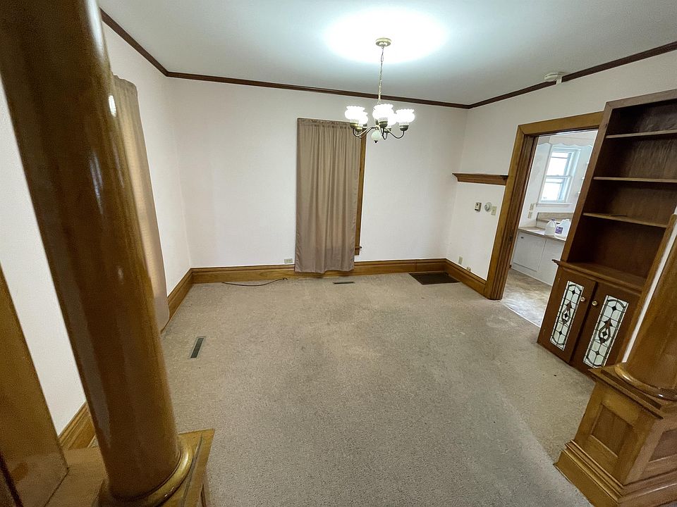 2nd image of 127 8th St