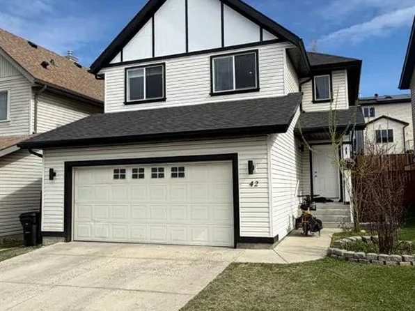 42 S Evansbrooke Way NW, Calgary, AB T3P 1C6
