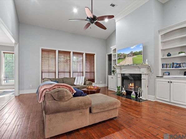 18468 Lake Harbor Ln, Prairieville, LA 70769