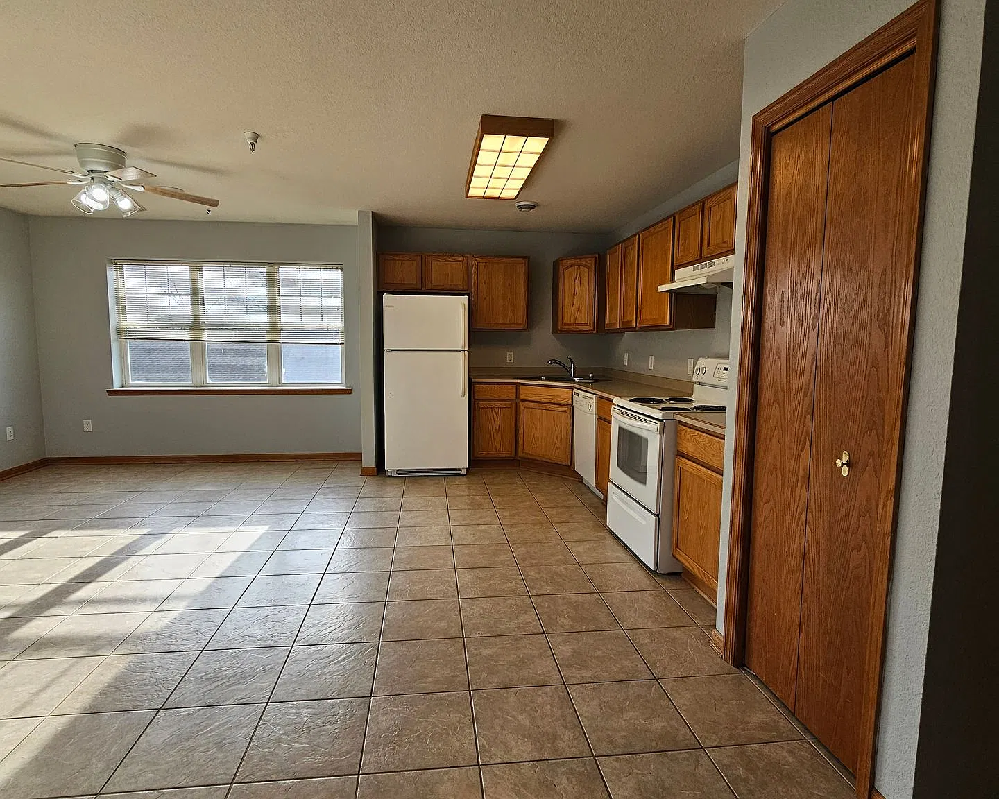Silver Drive Apartments — Photo 4