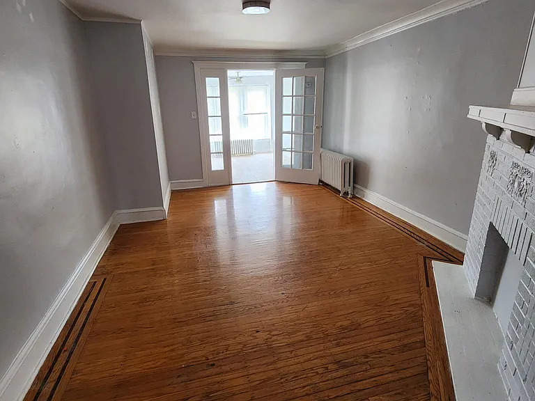 5645 Diamond St #1 — Photo 3