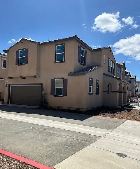 28109 Ashtree St — Photo 3