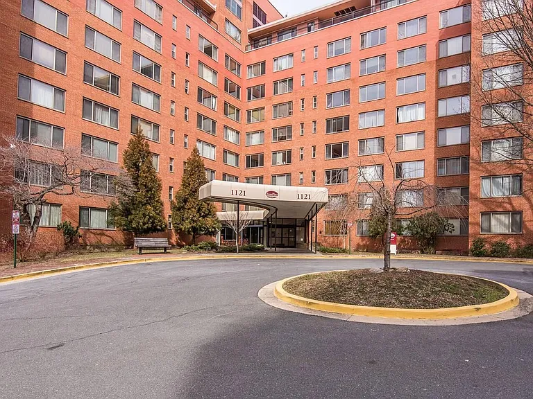 1121 Arlington Blvd #416 — Photo 9