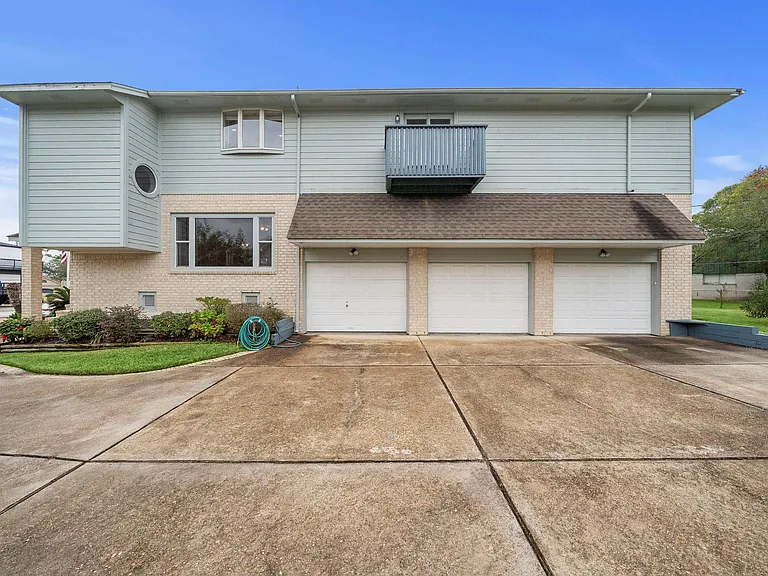2523 Baycrest Dr — Photo 31