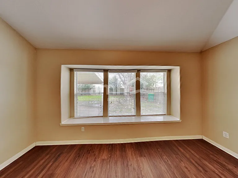 1827 Pinewood Court Dr — Photo 9