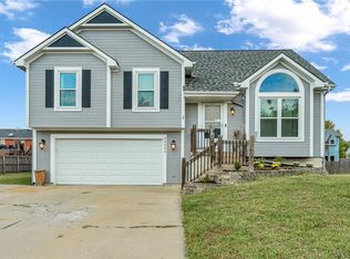 33046 W 88th Ter, De Soto, KS 66018