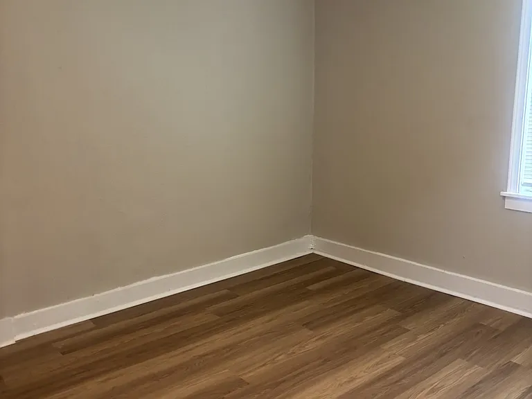 375 Joubert Ave — Photo 11