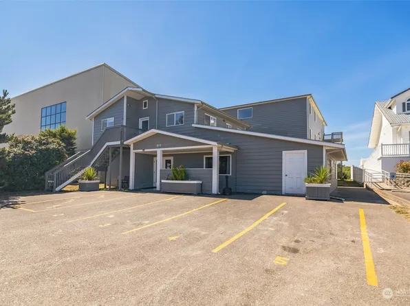 853 Ocean Shores Boulevard NW #9, Ocean Shores, WA 98569