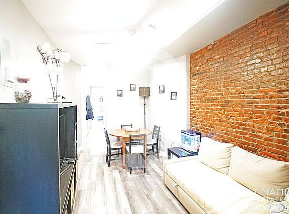 4th image of 200 W 9th St #2B
