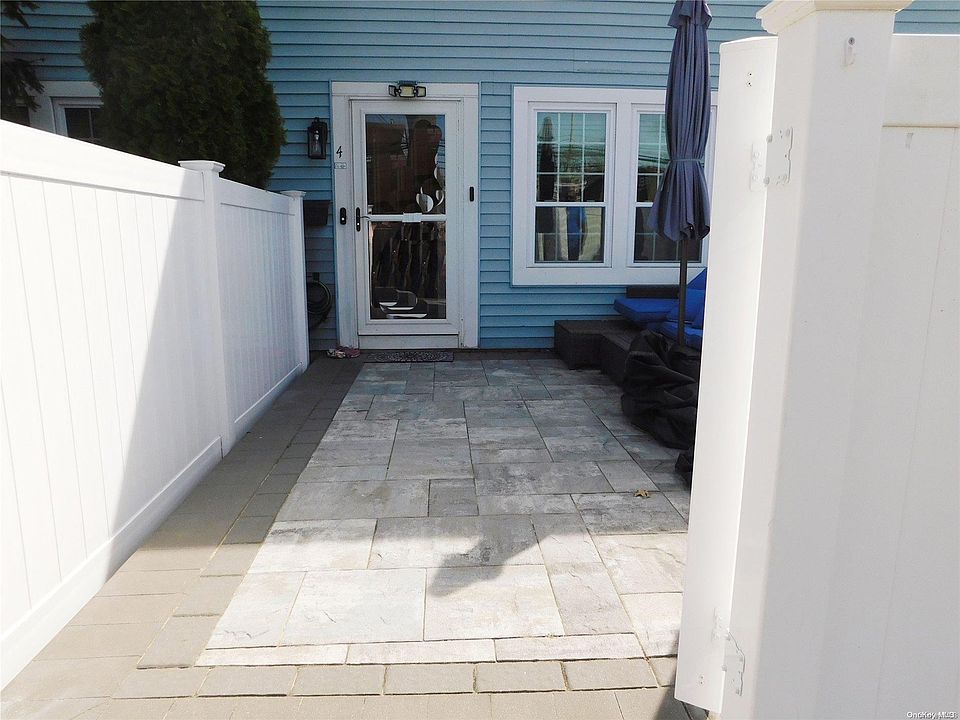1st image of 4 Whalers Cove #4