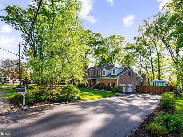 4019 Pine Brook Rd, Alexandria, VA 22310