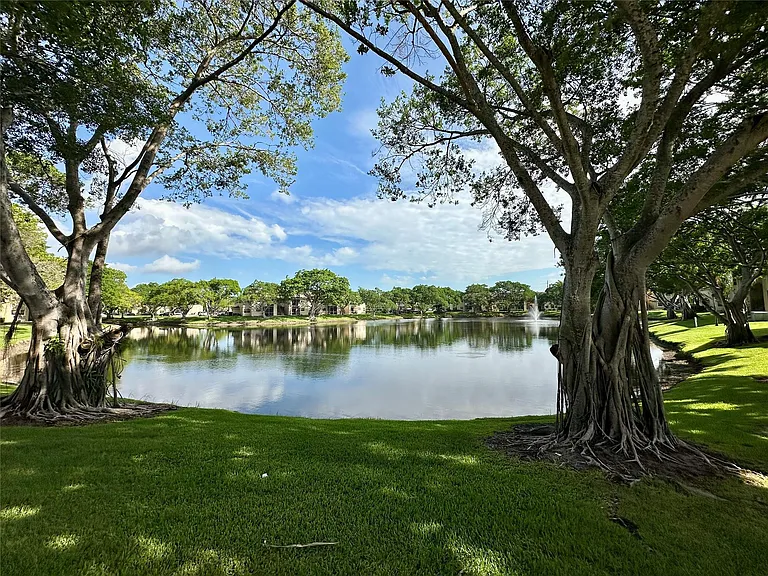 641 Cypress Lake Blvd #K18 — Photo 30