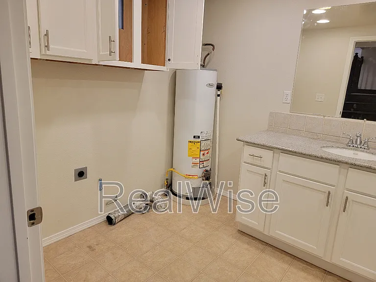 344 W Selmar Ct — Photo 7