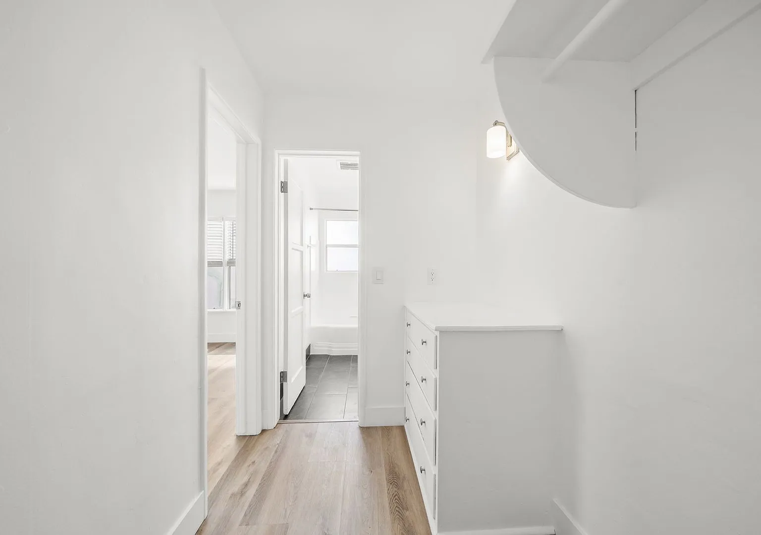 Newly Renovated Apartments In Prime Alamitos Beach — Photo 3