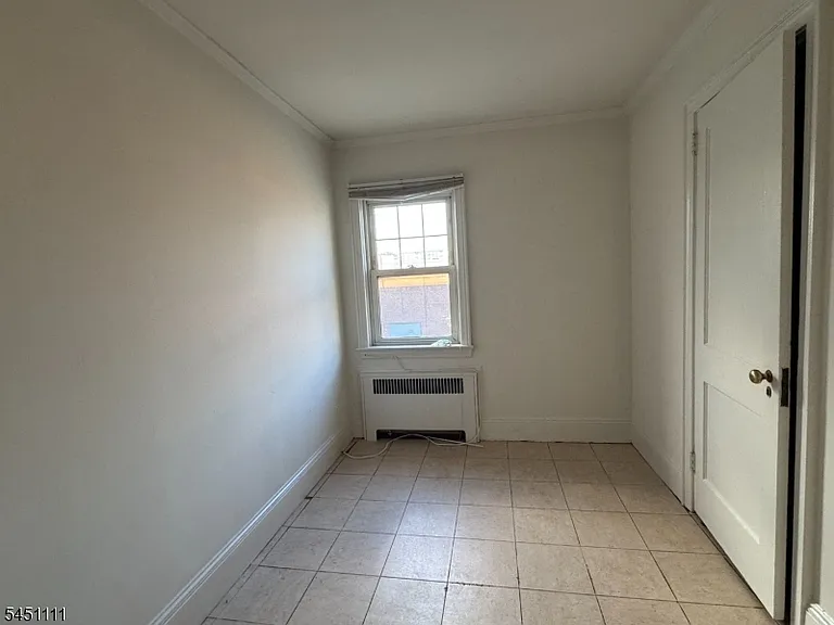 28 Knopf St #2B — Photo 3