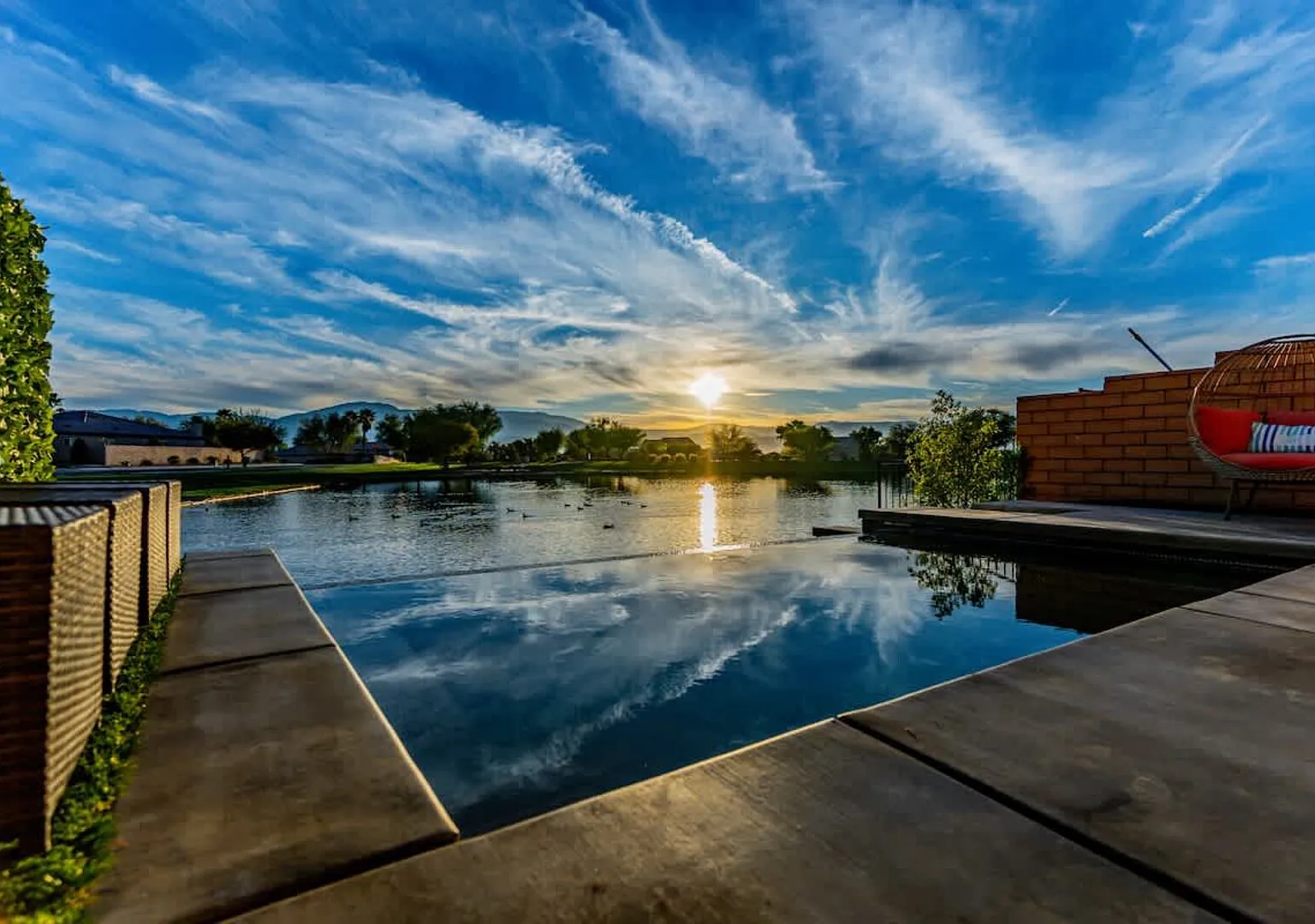 Lakeside Living! WOW! Sleeps 10! 4 Primary Suites — Photo 2