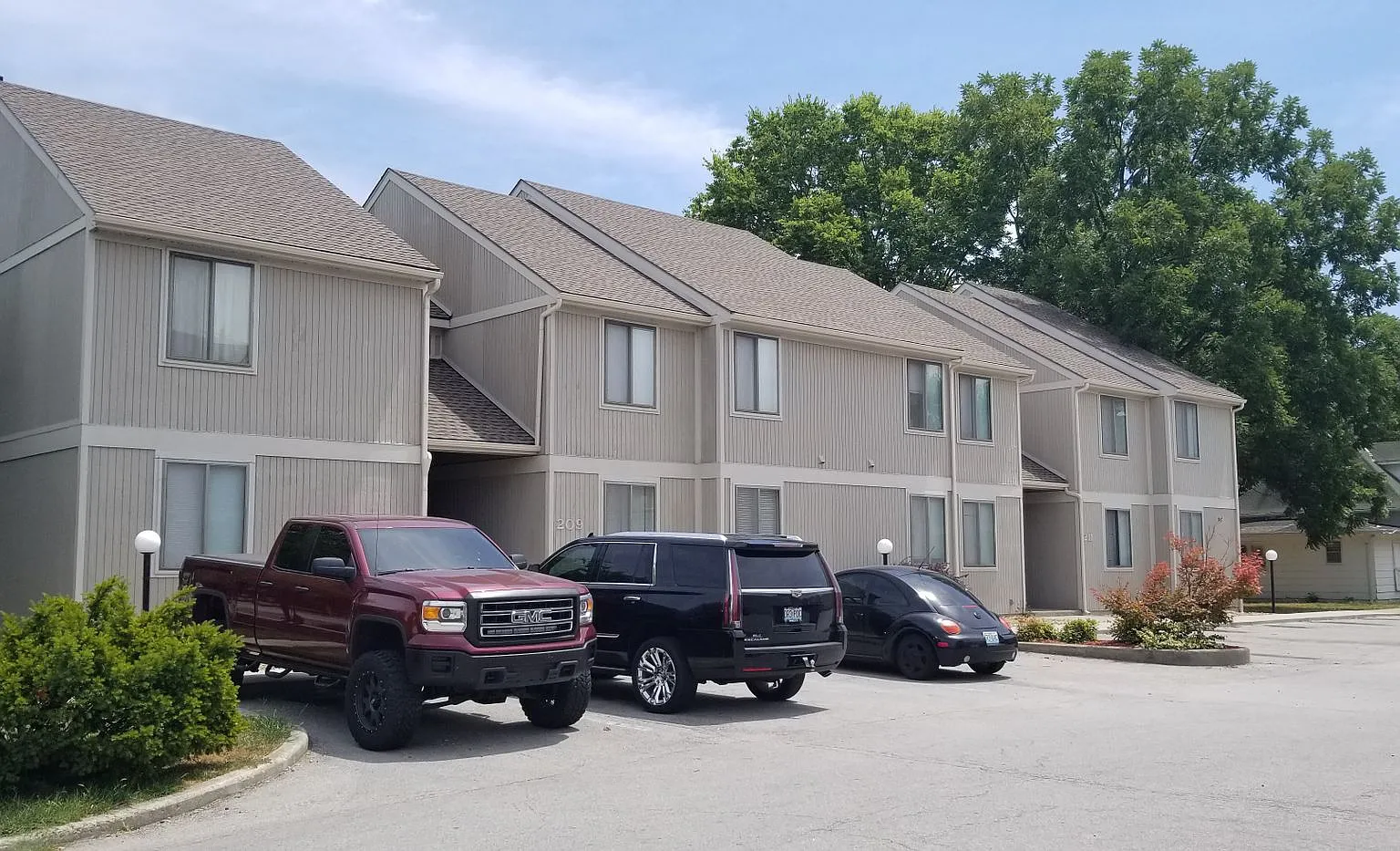 Cedarwood Apartments 209 — Photo 1
