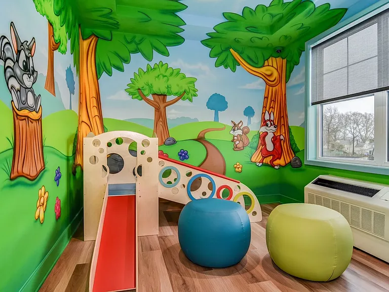 975 Bonnel Ct — Photo 37