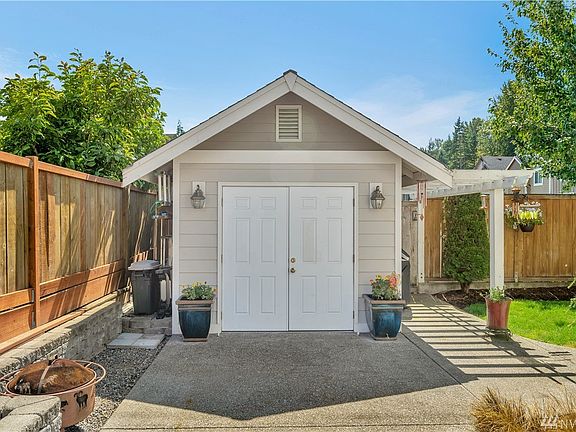 5th image of 8910 191st St E