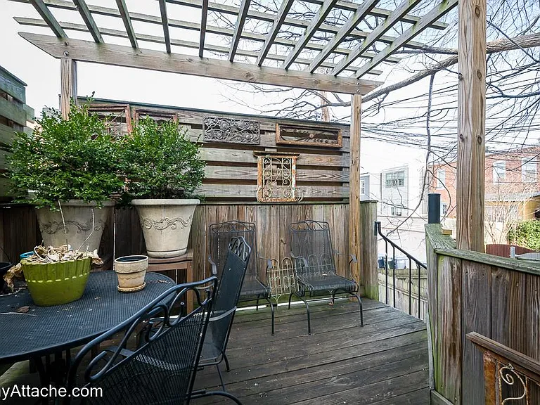 224 E St NE — Photo 51
