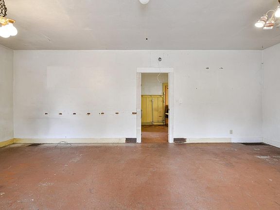 5th image of 1015 Pearl Ave