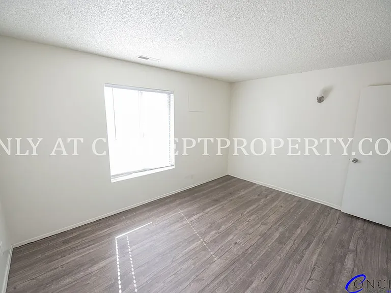 Foothill Terrace — Photo 212