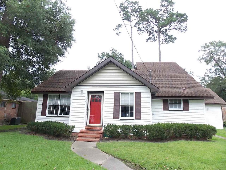1st image of 1520 Central Dr