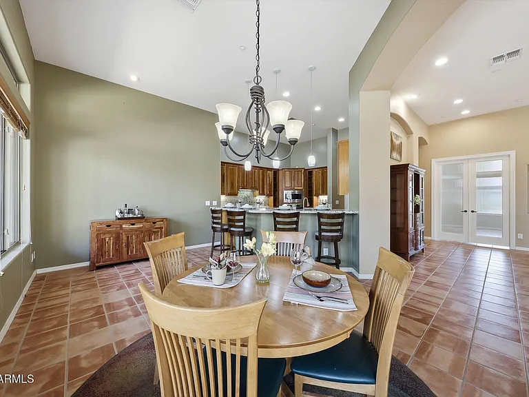 2129 W Legends Way — Photo 18