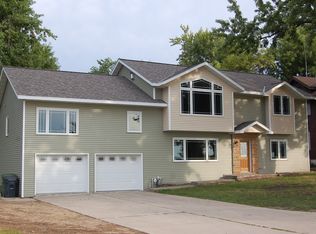 512 W Lake Ave, Worthington, MN 56187