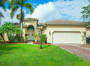 5519 Place Lake Dr, Fort Pierce, FL 34951