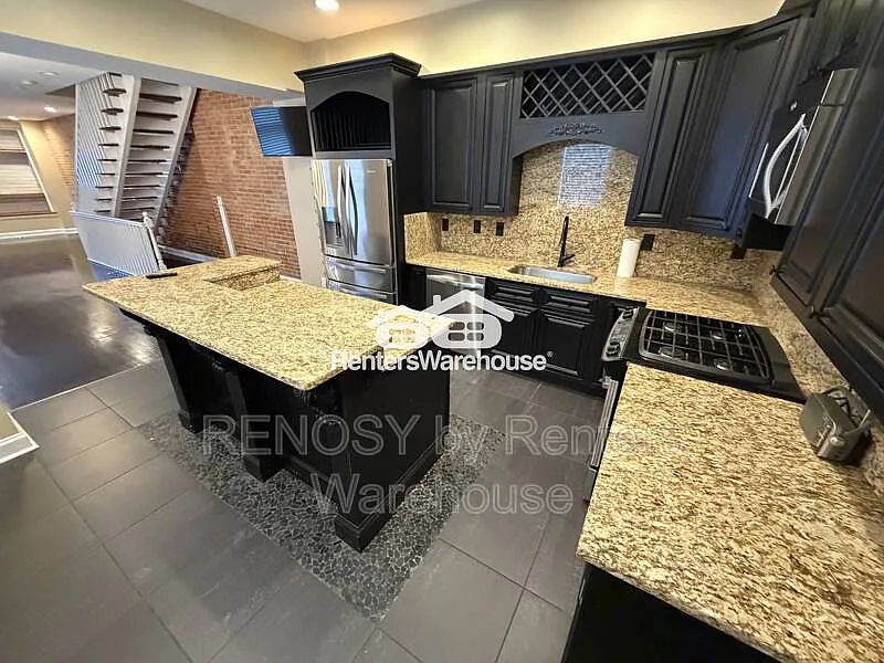 4 bed, 3.5 bath, 2800 sqft, $2,400 — Photo 4