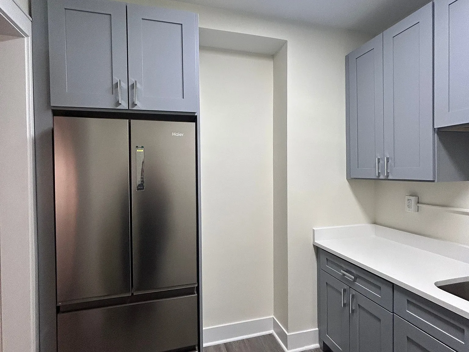 825 Main St — Photo 2