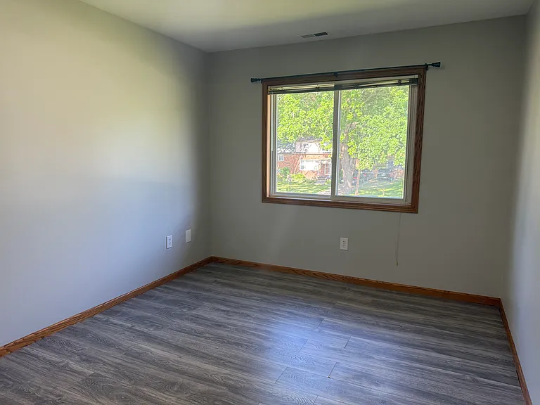 1687 S Riverside Ave #9 — Photo 17