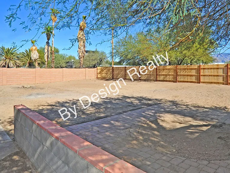 7230 N Ulene Pl — Photo 36