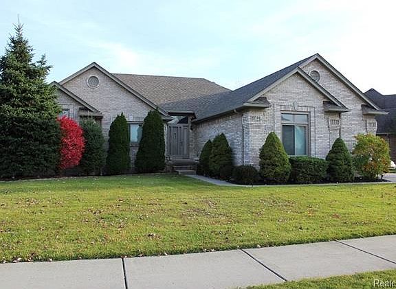 2nd image of 14986 Meadowfield Dr