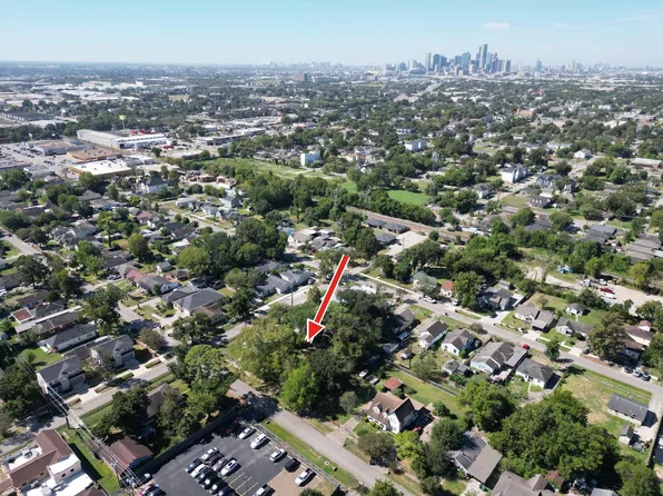 434 Hoffman St, Houston, TX 77020