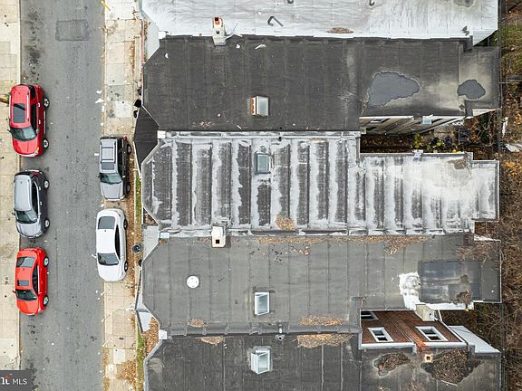 5th image of 1318 N Alden St