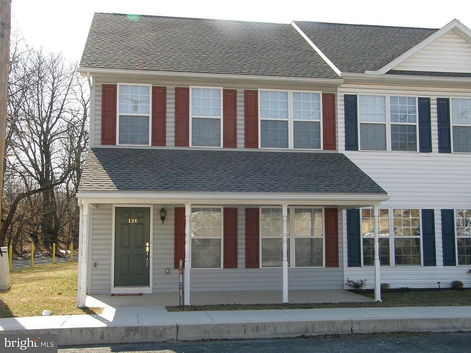 1st image of 136 S Earl St