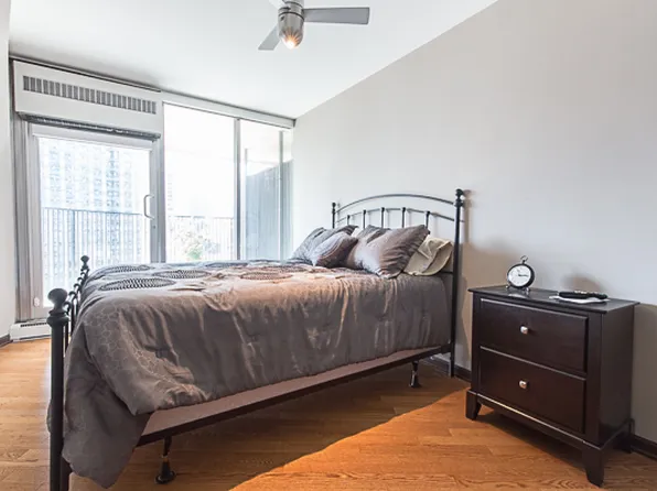 300 N State St, Chicago, IL