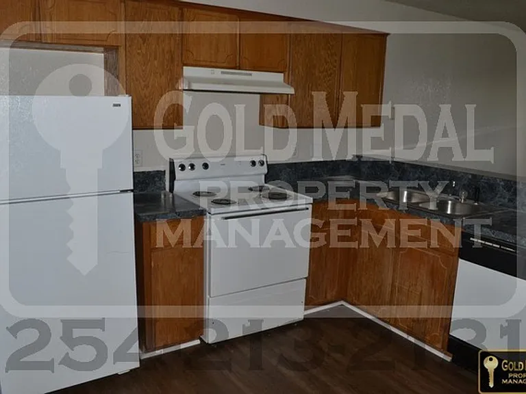 1106 Leslie Cir — Photo 4