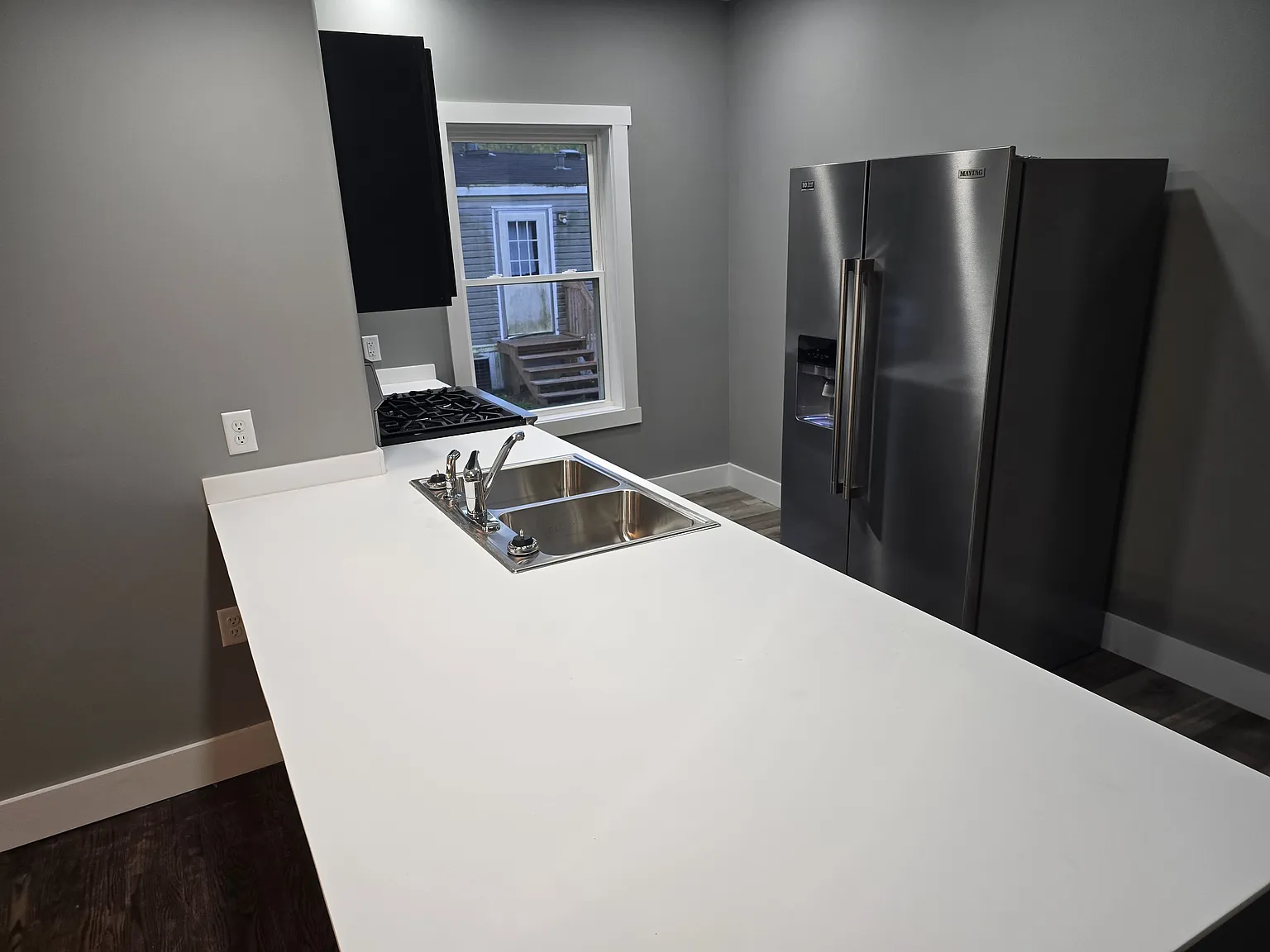 2 bed, $1,084 — Photo 2