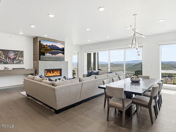 2nd image of 2752 High Mountain Rd #102