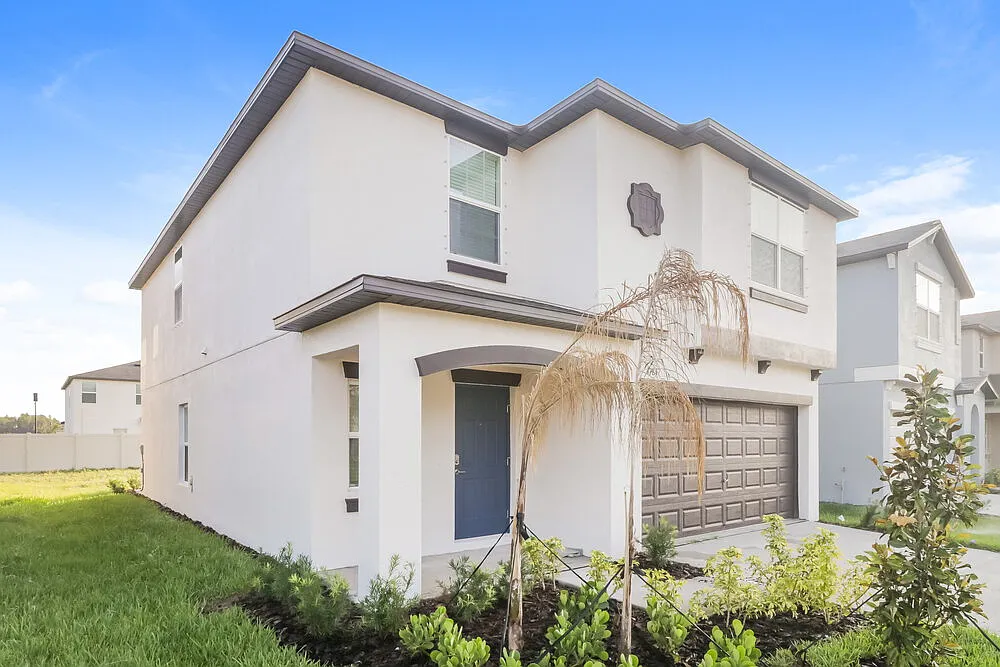 5 bed, 2.5 bath, 2216 sqft, $2,810 — Photo 4
