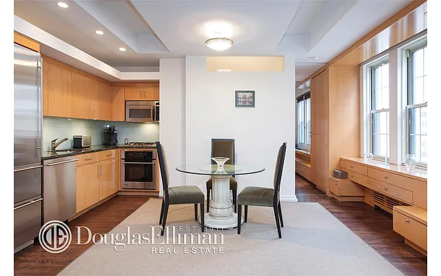 Sold by Douglas Elliman | media 8