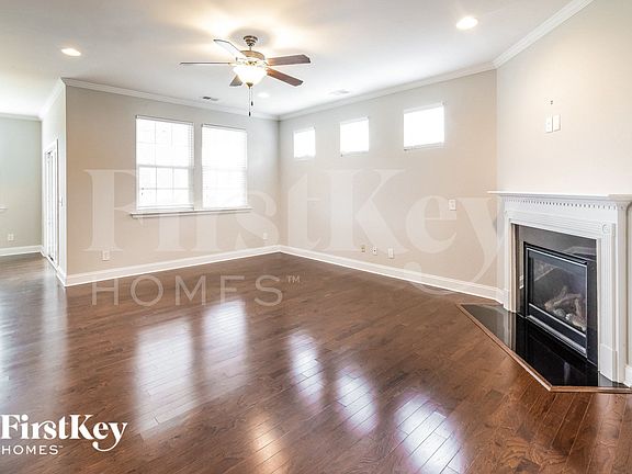 3rd image of 106 Yaupon Holly Cir
