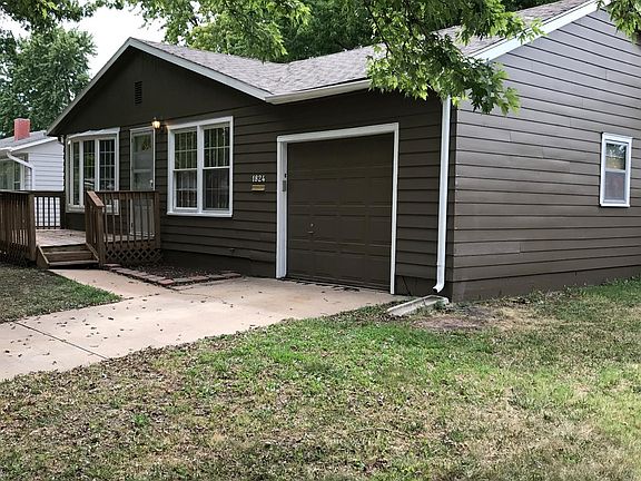 3rd image of 1824 Roberts Ave