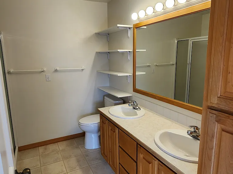 3808 Lone Tree Ln — Photo 8